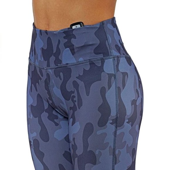 Camouflage Yoga Capr leggings capri V shaped back - Picture 5 of 6